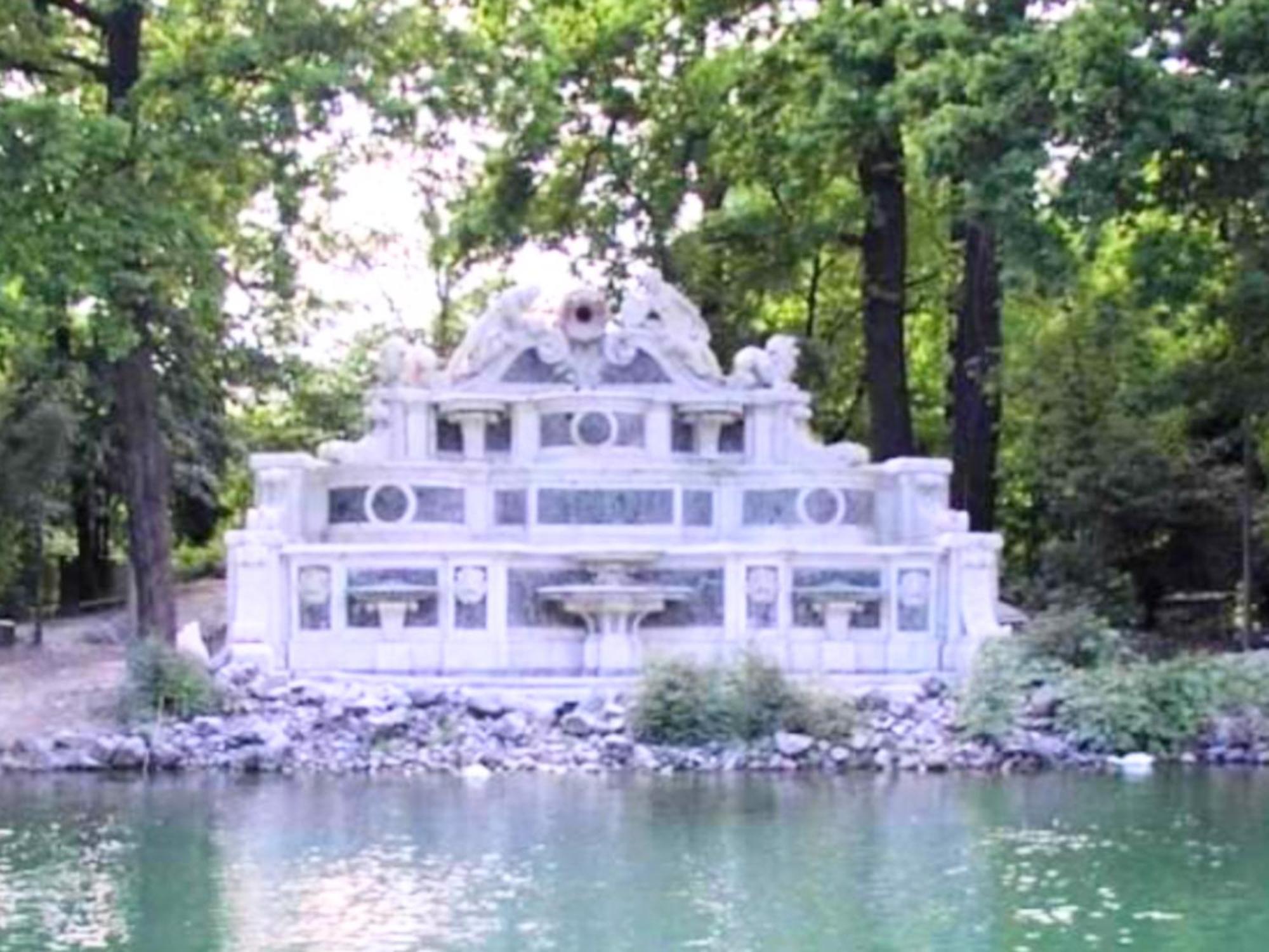 Peppe Home Fontana Del Trianon Парма Екстериор снимка